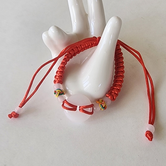 📿 White Jade Woven Red Bracelet - Picture 3 of 6